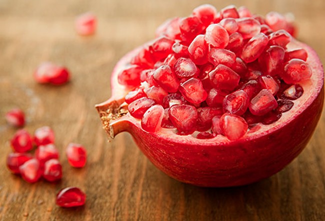 Orang Eropa Percaya Makan Anggur dan Delima Bisa Beri Keberuntungan Tahun Baru