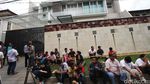 Sejumlah Warga Masih Memadati Lokasi Pembunuhan di Pulomas