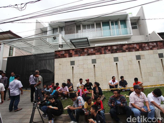 Keluarga Korban Pembunuhan Pulomas: Amel Tiap Minggu ke Rumah Ir Dodi
