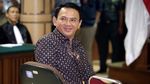 Ahok, Batik Truntum Mangkoro dan Pose 2 Jari di Ruang Sidang