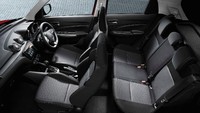 Namun, model yang diperkenalkan ini adalah Swift model Jepang. Untuk pasar luar Jepang, akan dirancang untuk memenuhi tuntutan global. Suzuki bakal meluncurkan Swift model global di Geneva Motor Show Maret 2017.Foto: Suzuki