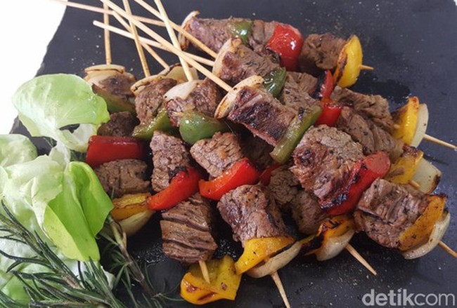 Mau Bikin Beef Shashlik yang Empuk Enak? Ikuti Tips dari Chef Steby