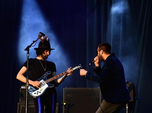 Kasabian Akan Geser Posisi Album Ed Sheeran di Tangga Lagu?