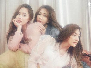Wow! S.E.S Tampil Cantik Bak Dewi Untuk Album Terbaru