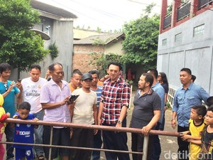 Usai Sidang, Ahok Sempatkan Cek Kawasan Rawan Banjir di Pasar Rebo