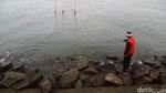 Menikmati Sore di Muara Baru