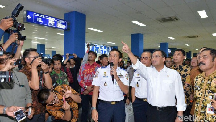 Kereta Bandara Adi Soemarmo Ditargetkan Beroperasi 2018