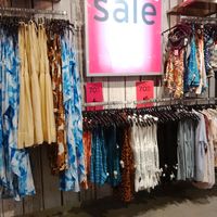 Topshop Diskon Hingga 70%, Atasan Mulai dari Rp 100 Ribu