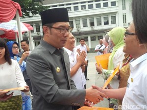 Sst... Ridwan Kamil Janji Tak Tanya Kapan Nikah saat Open House