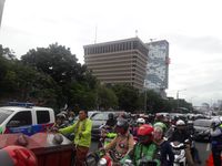 Massa Berkumpul Pantau Sidang Ahok, Lalin Jalan Gajah Mada arah Harmoni Macet