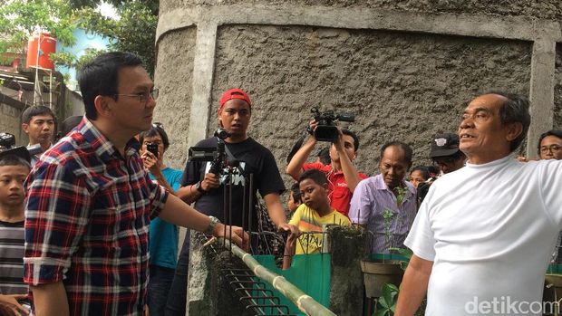 Ahok blusukan di Pasar Rebo