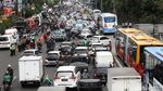 Massa Tumpah ke Jalan Gajah Mada, Lalin Macet