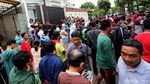 Sejumlah Warga Masih Memadati Lokasi Pembunuhan di Pulomas