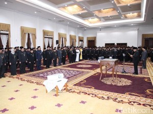 Gubernur Jatim Ancam Copot Pejabat Baru Jika Kinerja Tak Baik