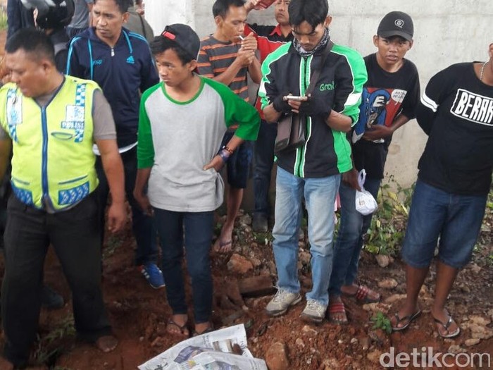 Ada Penemuan Mayat di Kalimalang, Lalin Arah Cawang Macet