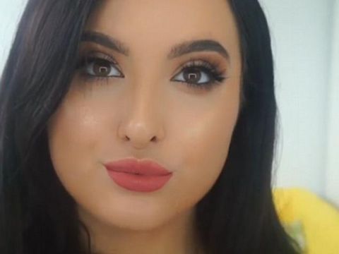 Cara Vloger Kecantikan Hilangkan Jerawat Dalam Sekejap: Pakai Eyeshadow Hijau