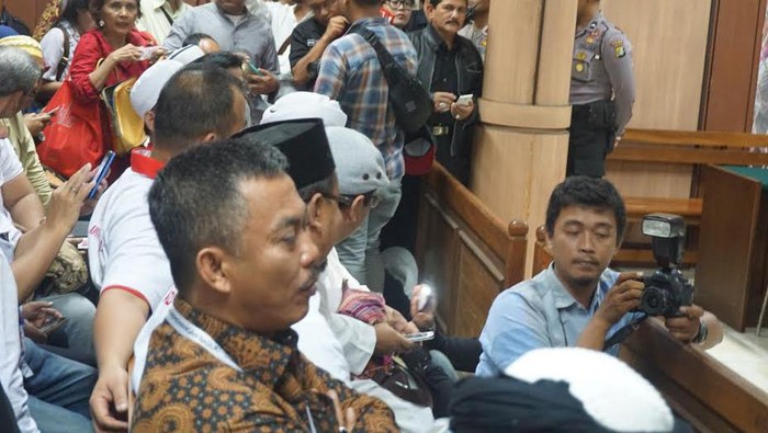 Datangi Eks PN Jakpus, Timses dan Keluarga Beri Dukungan ke Ahok
