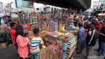 Pedagang Kembang Api Mulai Menjamur