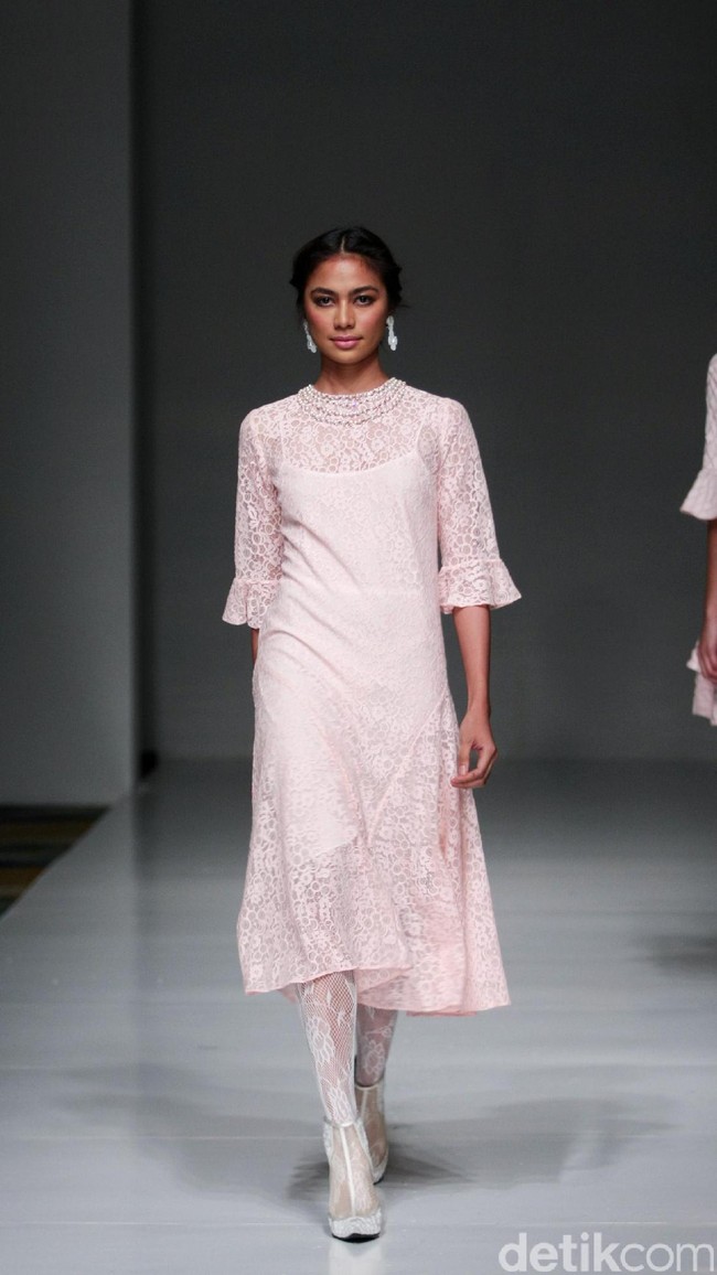 Koleksi Votum by Sebastian Gunawan mengusung tema Shades of Mind di IPMI Trend Show 2017. The Hall Lt. 8, Senayan City. Jakarta. [Foto: Mohammad Abduh/Wolipop]