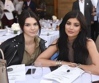 Fakta Menarik Yang Kamu Tidak Tahu Dari Kendall Dan Kylie Jenner