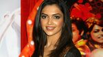 Priyanka Chopra vs Deepika Padukone, Siapa Lebih Seksi?