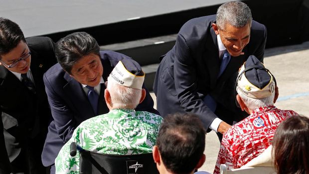 PM Abe dan Presiden Obama menemui veteran perang yang selamat dari serangan Jepang di Pearl Harbor