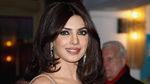 Priyanka Chopra vs Deepika Padukone, Siapa Lebih Seksi?