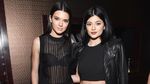 Kendall dan Kylie Jenner Terus Menebar Pesona