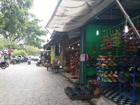 Harga barangnya pun sangat miring, bisa 70% lebih murah dari harga asli (Chaidir/detikTravel)