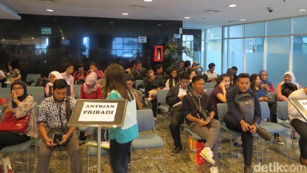 Antrean peserta tax amnesty di Kantor Pusat Ditjen Pajak