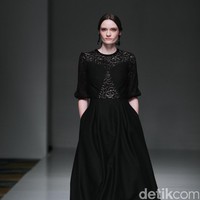 Koleksi Votum by Sebastian Gunawan mengusung tema Shades of Mind di IPMI Trend Show 2017. The Hall Lt. 8, Senayan City. Jakarta. [Foto: Mohammad Abduh/Wolipop]