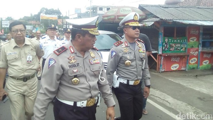 Kakorlantas Pantau Pos Lantas di Simpang Gadog Bogor