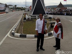 Naik Helikopter, Jokowi Cek Pos Lintas Batas Motamassin di NTT