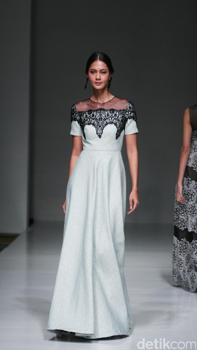 Koleksi Votum by Sebastian Gunawan mengusung tema Shades of Mind di IPMI Trend Show 2017. The Hall Lt. 8, Senayan City. Jakarta. [Foto: Mohammad Abduh/Wolipop]