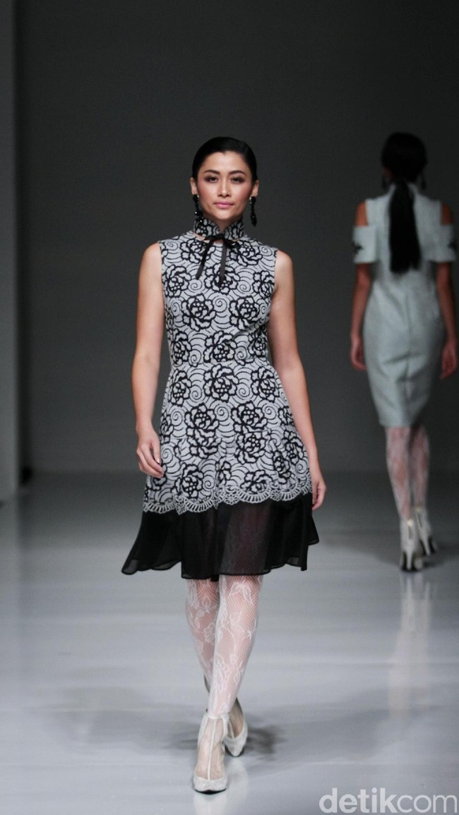 Koleksi Votum by Sebastian Gunawan mengusung tema Shades of Mind di IPMI Trend Show 2017. The Hall Lt. 8, Senayan City. Jakarta. [Foto: Mohammad Abduh/Wolipop]