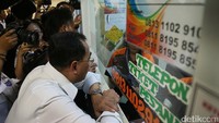 Dengan diresmikannya Terminal Pulogebang ini, Budi juga menegaskan akan menutup terminal bayangan yang selama ini dianggapnya membuat kemacetan.