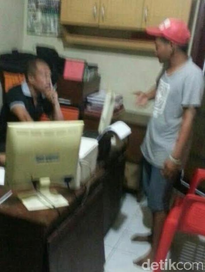 Colek Pantat Istri Tetangga, Seorang Pengusaha Dibacok