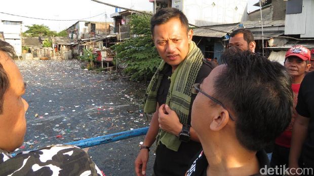 Agus Yudhoyono lihat kali di Sunter