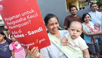 Di tempat tersebut, Sandi kembali mengampanyekan tiga program unggulan yang dirancangnya bersama Anies Baswedan. Ketiga program tersebut yakni pengendalian harga bahan pokok, perluasan lapangan pekerjaan dan masalah pendidikan.