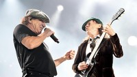 AC/DC $67,5 million juga masih bertaji dengan Rp 908 Miliar. Kevin Winter/Getty Images/detikFoto.