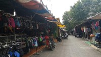 Barang-barang bekas itu pun semuanya dijual bebas, sekali pun pemerintah melalui Menteri Perdagangan melarang adanya penjualan barang-barang bekas asal luar negeri. Batam memang surganya barang bekas eks luar negeri (Chaidir/detikTravel)