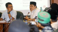 Sekjen PBNU Helmy Faishal Zaini memberikan pandangannya di hadapan para netizen saat diskusi tersebut.