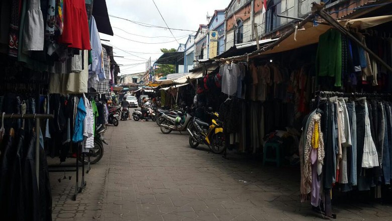 Berburu Barang Bekas  Eks Luar Negeri di Pasar  Aviari Batam 