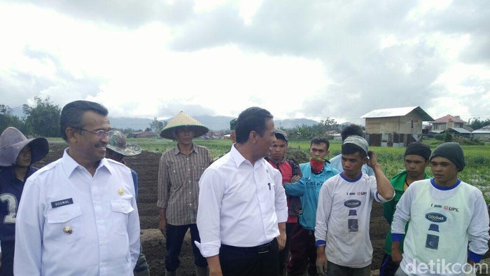 Mentan Minta Bawang di Sumatera Barat Jangan Dikirim ke Jawa