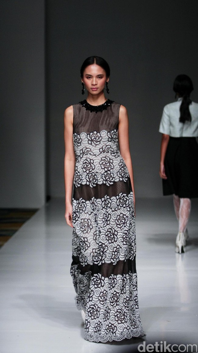 Koleksi Votum by Sebastian Gunawan mengusung tema Shades of Mind di IPMI Trend Show 2017. The Hall Lt. 8, Senayan City. Jakarta. [Foto: Mohammad Abduh/Wolipop]