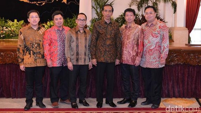 Ada Foto Lain Korban Pembunuhan Pulomas Bersama Jokowi