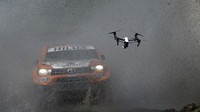 Penunggang Toyota, Ronan Chabot (Prancis) dan Gilles Pillot beraksi di salah satu rute yang dilewati Reli Dakar di Argentina. Reli Dakar tahun ini dilangsungkan dari Argentina sampai Bolivia dalam sebuah event ketahanan selama dua pekan (Foto: AFP PHOTO / FRANCK FIFE)