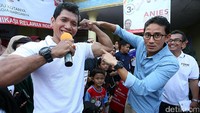 Sandi dalam pencalonannya sebagai wakil gubernur memang fokus membenahi masalah ekonomi warga.