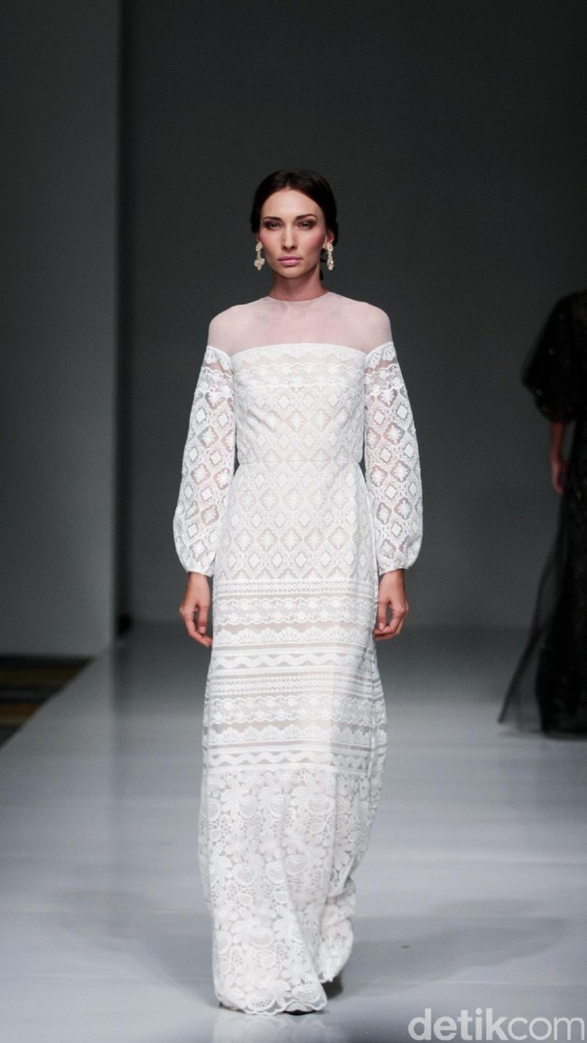 Koleksi Votum by Sebastian Gunawan mengusung tema Shades of Mind di IPMI Trend Show 2017. The Hall Lt. 8, Senayan City. Jakarta. [Foto: Mohammad Abduh/Wolipop]