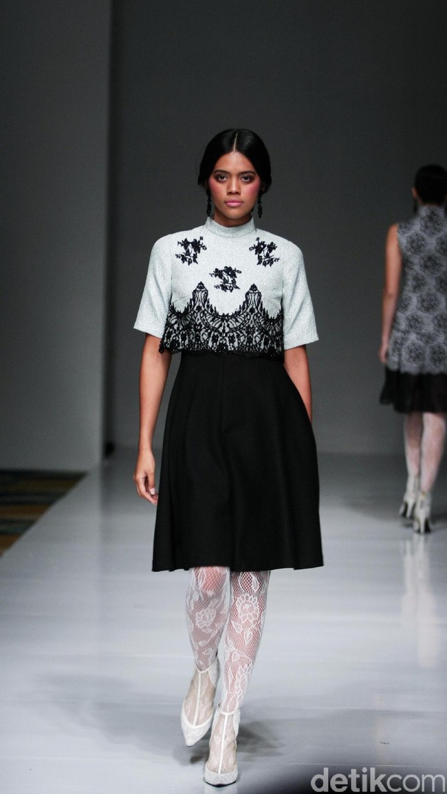 Koleksi Votum by Sebastian Gunawan mengusung tema Shades of Mind di IPMI Trend Show 2017. The Hall Lt. 8, Senayan City. Jakarta. [Foto: Mohammad Abduh/Wolipop]